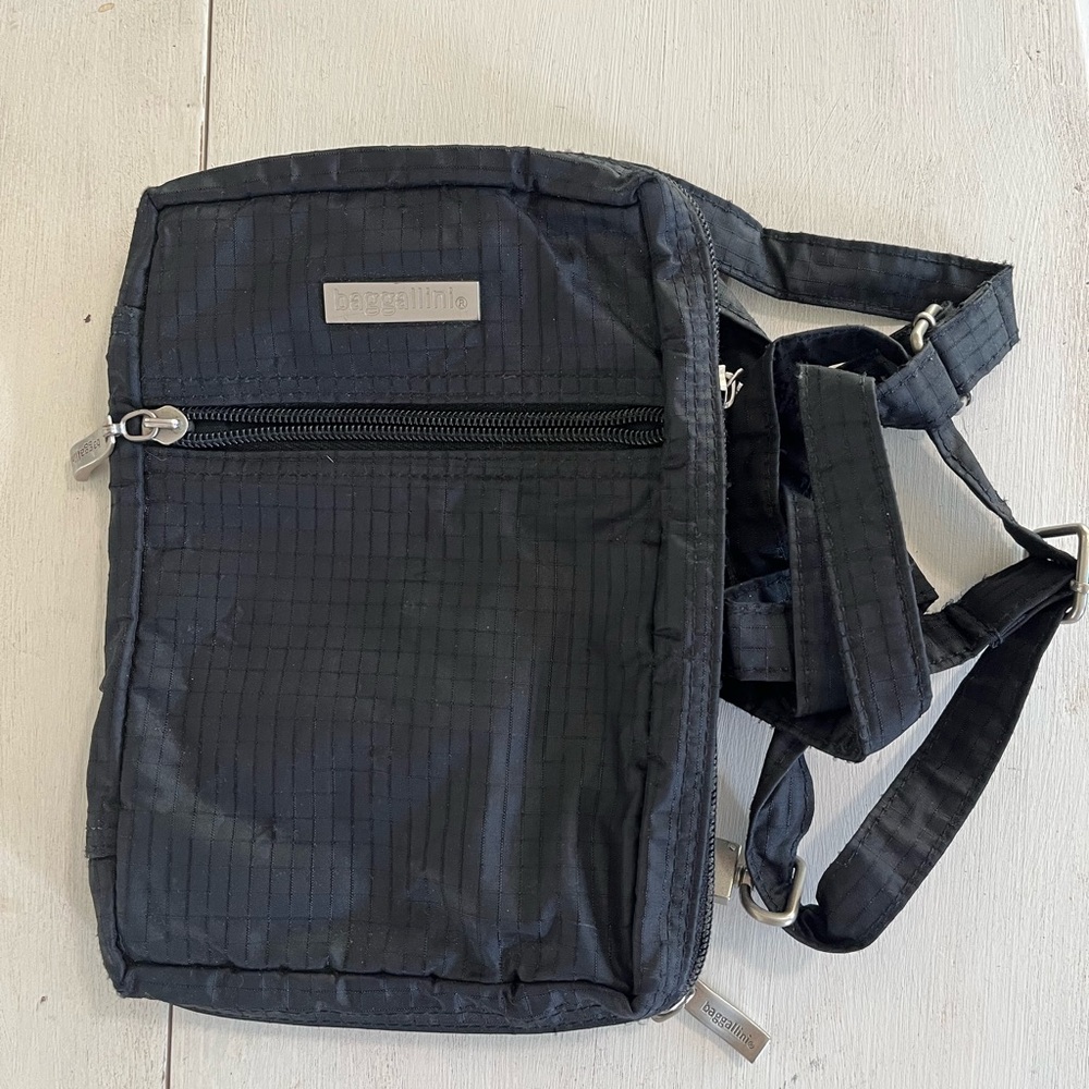 Baggallini Black Crossbody Bag